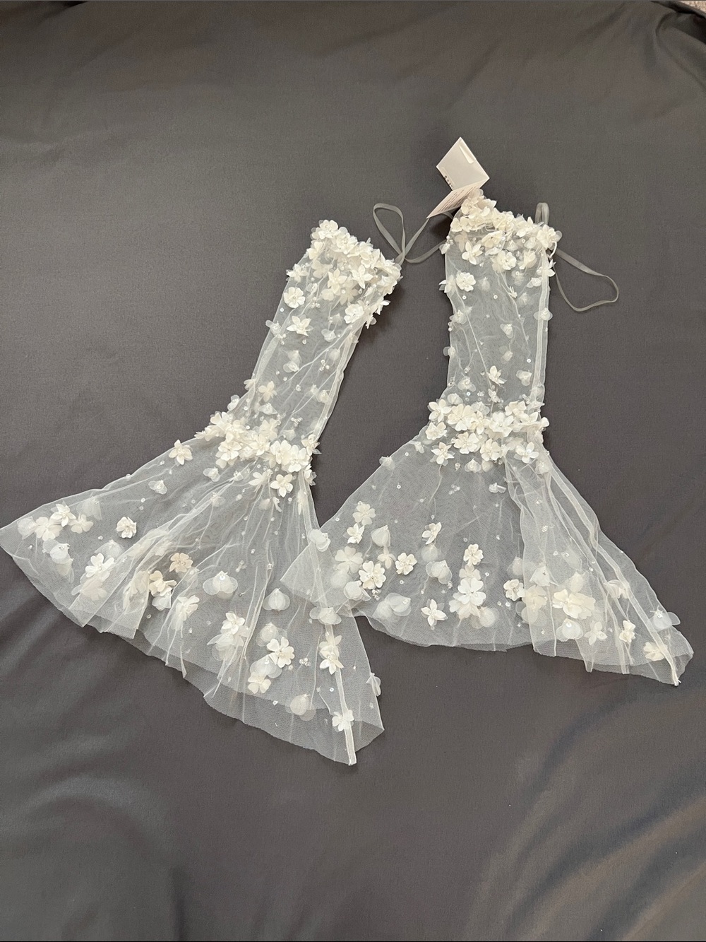 3d floral bell bridal sleeves